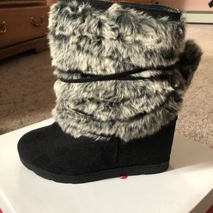 Suede wedge fur boots